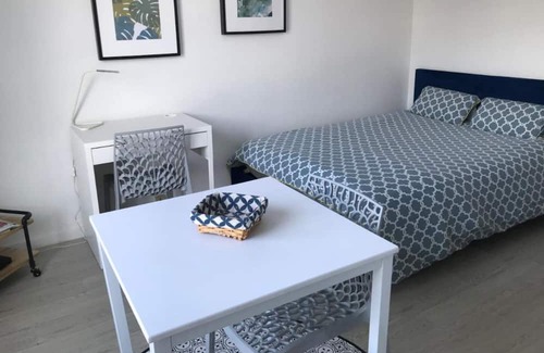 Jeanne d'Arc-Longs Champs-Beaulieu Apartment | Studio Apartment 'Cosylocation Bois Perrin' with Balcony and Wi-Fi