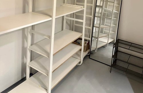 Chinatown Apartment | Cozy Master Suite Room in Gastown Vancouver