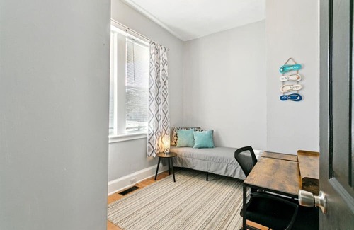 Newport News Apartment | This duplex is a 1 bedroom(s), 1 bathrooms, located in Newport News, VA.