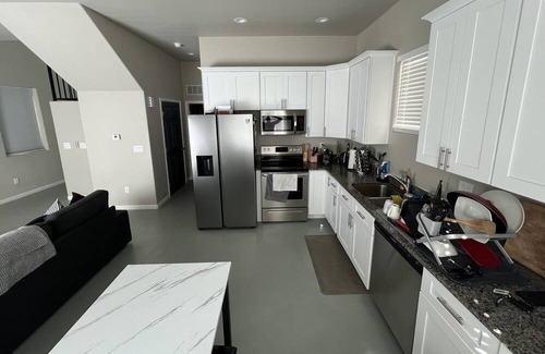 Limberlost House | Friendly and centric home!