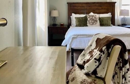 Payson Cabin | In the woods but close to it all