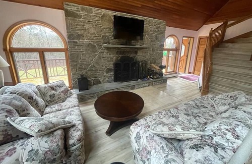 Nicholson House | Private House on 10 acres close to Ski resort