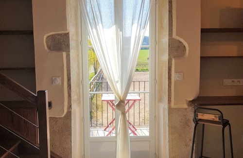 Avallon Bed & Breakfast | LA Tour DE LA Ferme DU Bois-dieu