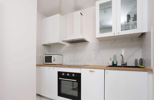 Vanves Apartment | 3 minutes from metro, sleeps 2, and parking at Porte de Versailles 3 stars