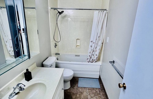 Township of Woolwich House | Cozy 3 Bed, 2 Bath, Pet-friendly Full house in Kitchener with all amenities.