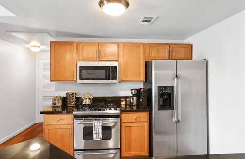 Old Southwest Condo | 1B/1B Condo by Idlewild Park Reno Downtown-Pool, Jacuzzi & Parking