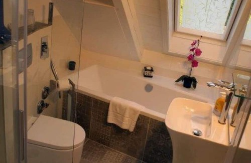 Herrsching am Ammersee Apartment | Apartment 'Fewo Seeblick Herrsching' with Lake View, Balcony and Wi-Fi