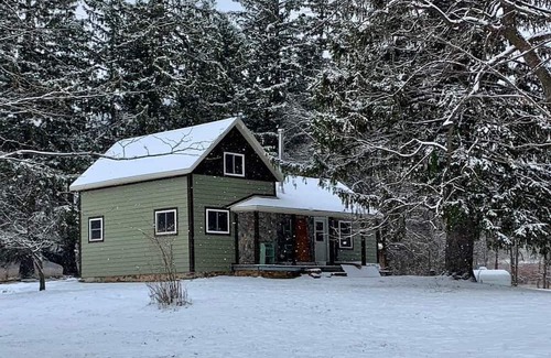 Wautoma Other | Quaint 150 yr old farmhouse on 5 acres. Close to Nordic Mountain Ski Resort.