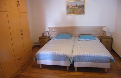 Suresnes Apartment | Apartment 'Belvedere' with Wi-Fi