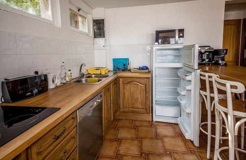 Suresnes Apartment | Apartment 'Belvedere' with Wi-Fi