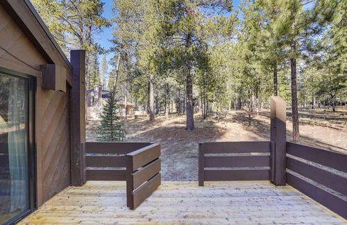 Overlook Park Cabin | Inviting Sunriver Cabin w/Resort Amenities!