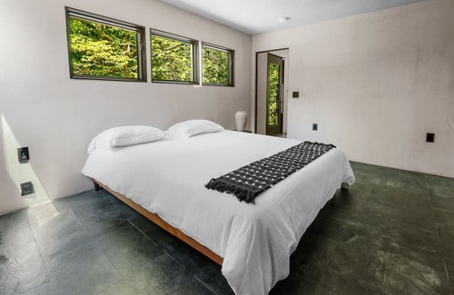 Woodstock House | Woodstock Oasis 3 br 3 bath pool, monthly