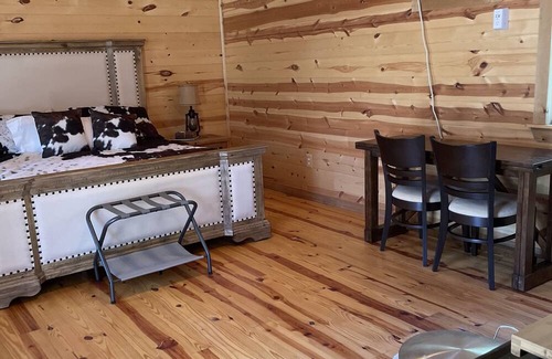 Johnson City Cabin | A “country” cabin setting in the middle of wine vineyards and Texas state parks!