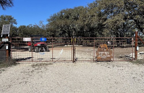 Johnson City Cabin | A “country” cabin setting in the middle of wine vineyards and Texas state parks!