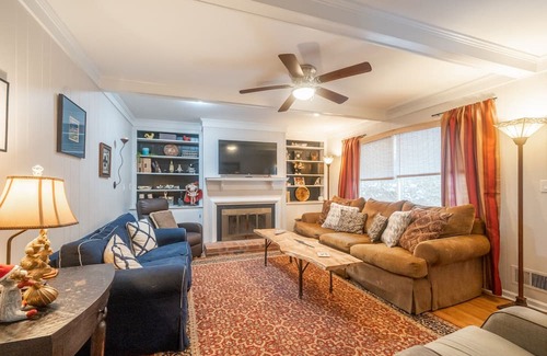 Buechel House | Comfortable Family Home in East Louisville