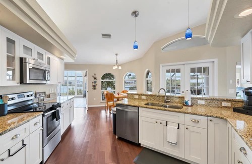 South Gulf Cove House | 🥇 Elegant 3bd home on the canal (SGC1072)