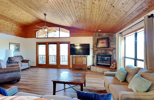 Ruidoso House | Summit View Lodge | Spacious Home + Game Room & Mountain Views