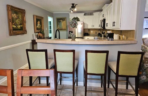 Olive Branch House | Spacious, State Line, Private Pool with king Beds