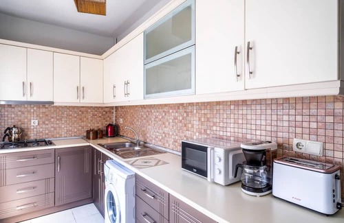 Besiktas Apartment | Gorgeous Flat with Balcony in Besiktas