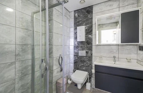 Seki Apartment | Residence w Balcony and Shared Pool 7 min to Coast