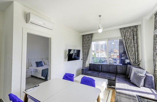 Seki Apartment | Residence w Balcony and Shared Pool 7 min to Coast