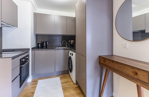 Taksim Apartment | Sleek Flat 6 min to Istiklal Ave in Beyoglu