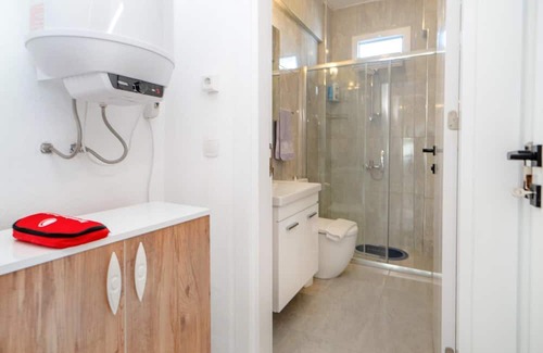 Turgutreis City Center Apartment | Vacation Flat w Balcony 3 min to Beach in Bodrum