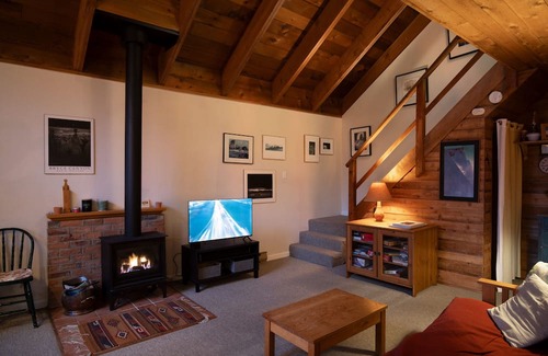 Alpine Meadows Cabin | Cozy 1970's Ski Cabin in Whistler, close to Whistler Village and ski lifts