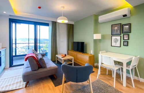 Cesme Apartment | Flat with Balcony 5 min to Cesme Marina