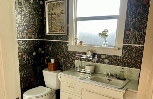 Penngrove Cabin | Willow Farm Cabin & Farm Retreat - Beautiful 100 year old cabin on farm.