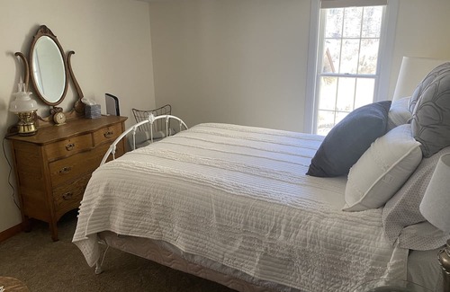 Georgetown Ski Chalet | Updated Victorian well situated to all Clear Creek/Summit County have to offer!