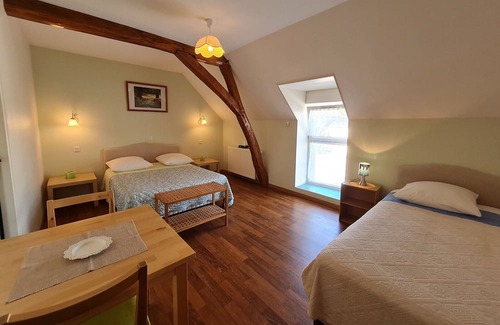 Cravant Bed & Breakfast | Guestroom Cravant, studio flat, 3 persons