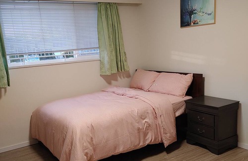 Sunset House | (Room C )Peaceful and Comfy House