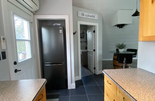Okanagan-Similkameen Apartment | Falconridge Villa Guest Suite = Peace and Tranquilityn