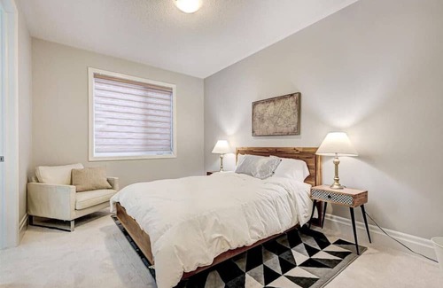 Downsview House | Downsview Park Private Bedroom B