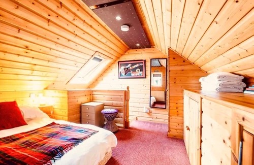 Central Aberdeen Cottage | Unique Converted Coal Shed in Historic Fittie