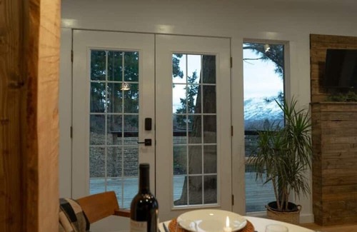 Central Okanagan Cabin | Woodland Cabin Retreat