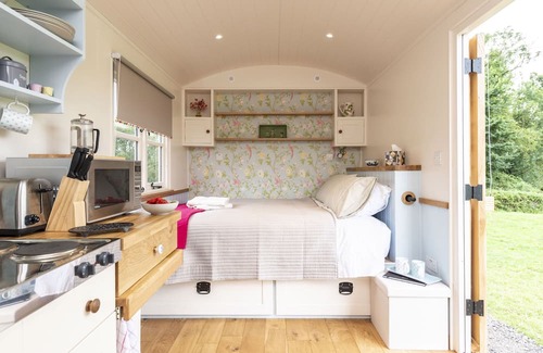 Sherborne Cottage | APPLE, pet friendly, character holiday cottage in Sherborne