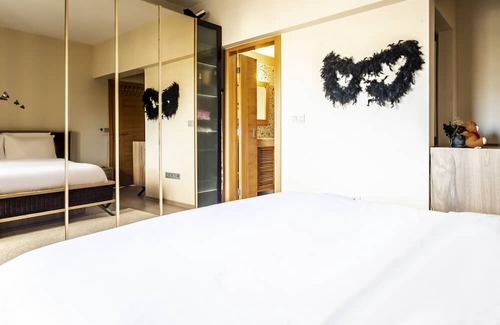 Ust Bostanci Apartment | Vibrant Flat in Atasehir with Central Location