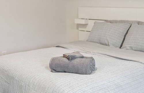 Sequoyah Apartment | Modern Luxury in Oakland Oasis: Spacious Modern