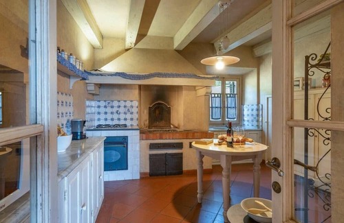Dicomano Apartment | Villa Florenza - Private villa with pool in Tuscany