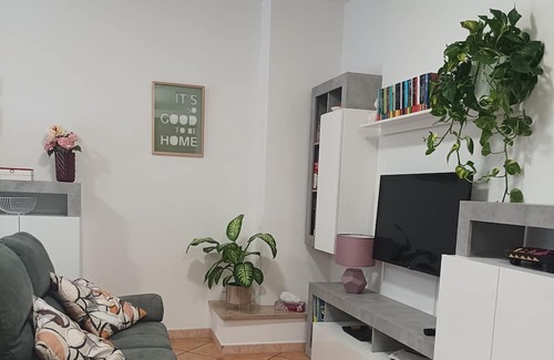 Ronciglione Apartment | EDEN. LA CASA DI CLAUDIA, con giardino nel verde a due passi dal borgo medievale