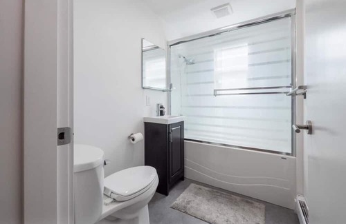 Gibsons House | Sunshine Coast at its best, Gibsons, close to Marina, beach and shops
