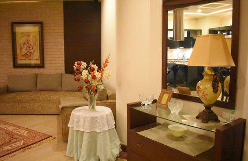 Rawalpindi Apartment | Peaceful Couple's Gateway APT