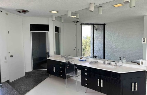 Bel Air House | Explosive City Views at Villa Fontante