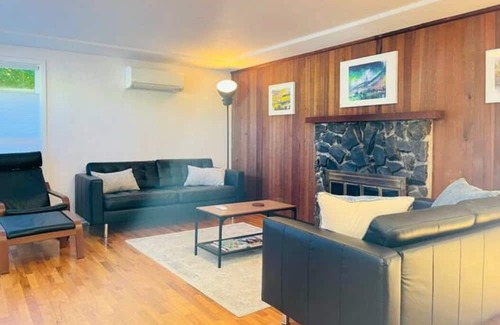 Amazon House | Family-sized U of O bungalow