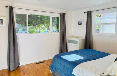 Amazon House | Family-sized U of O bungalow