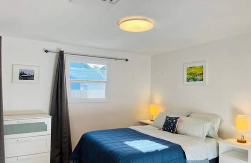 Amazon House | Family-sized U of O bungalow