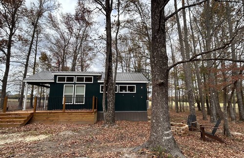 Athens Cabin | Tiny home nestled in the woods