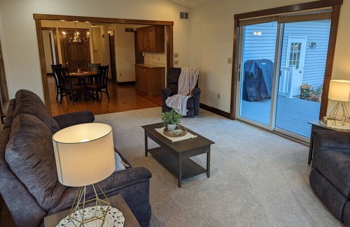 Ronks House | Large 5 BR home, Views of Amish farmland and Strasburg Railroad